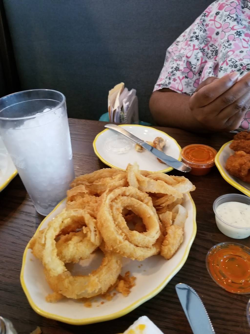 Carey Hilliards | restaurant | 3316 Skidaway Rd, Savannah, GA 31404, USA | 9123547240 OR +1 912-354-7240