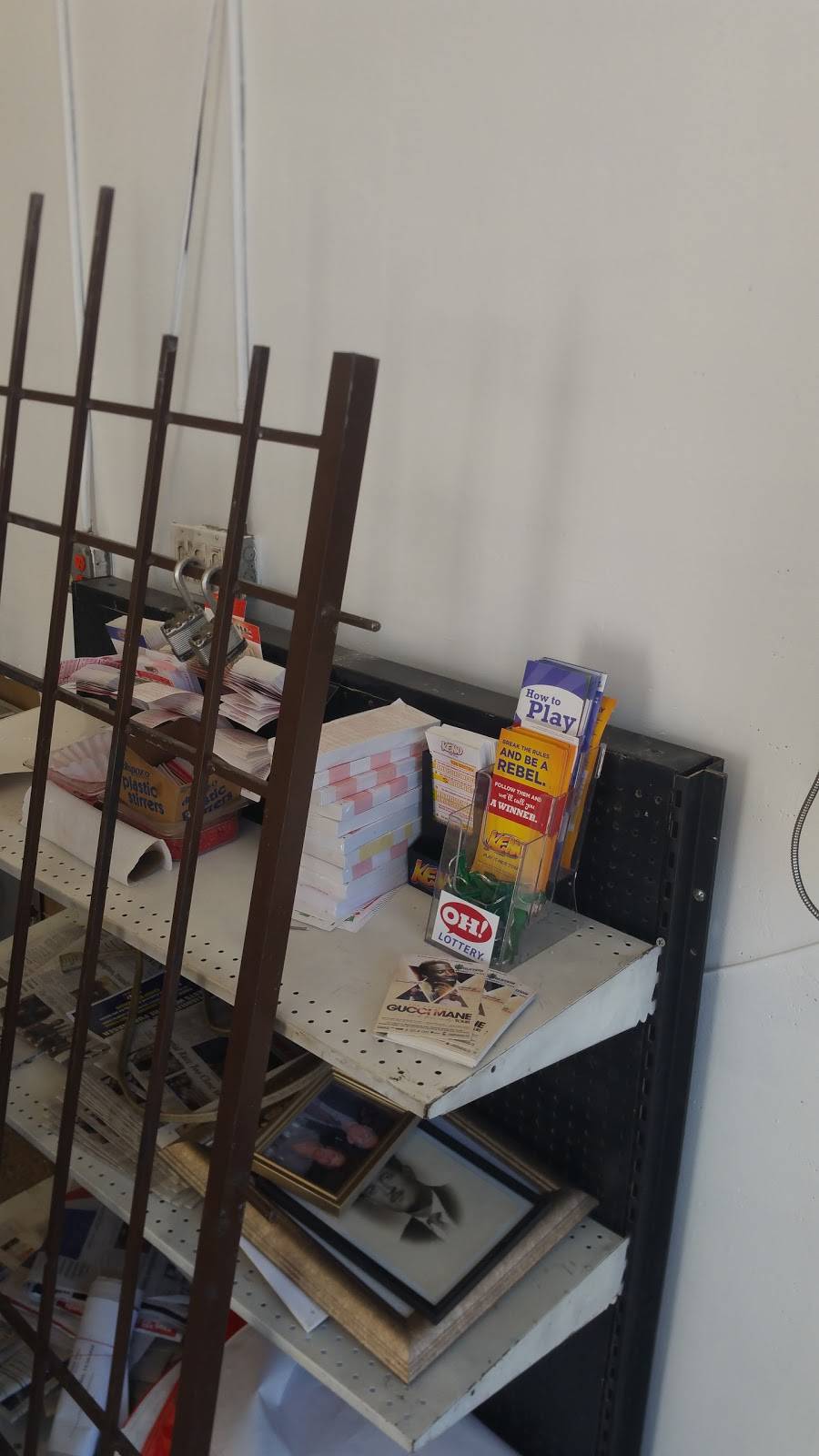 Island Style | restaurant | 2144 Noble Rd, Cleveland, OH 44112, USA | 2168514500 OR +1 216-851-4500