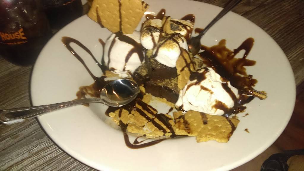 River House Bar & Grill | restaurant | 2495 E Harrisburg Pike, Middletown, PA 17057, USA | 7179308700 OR +1 717-930-8700