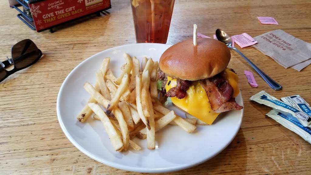 Applebees Grill + Bar | restaurant | 2547 N 44th St, Phoenix, AZ 85008, USA | 6029520033 OR +1 602-952-0033