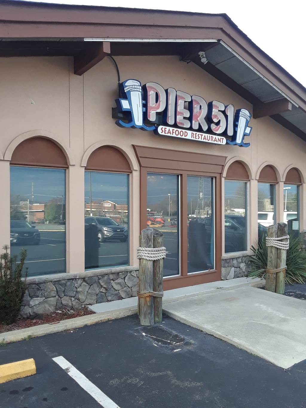 Pier 51 Seafood Restaurant | restaurant | 744 Cabarrus Ave W, Concord, NC 28027, USA | 7047879377 OR +1 704-787-9377