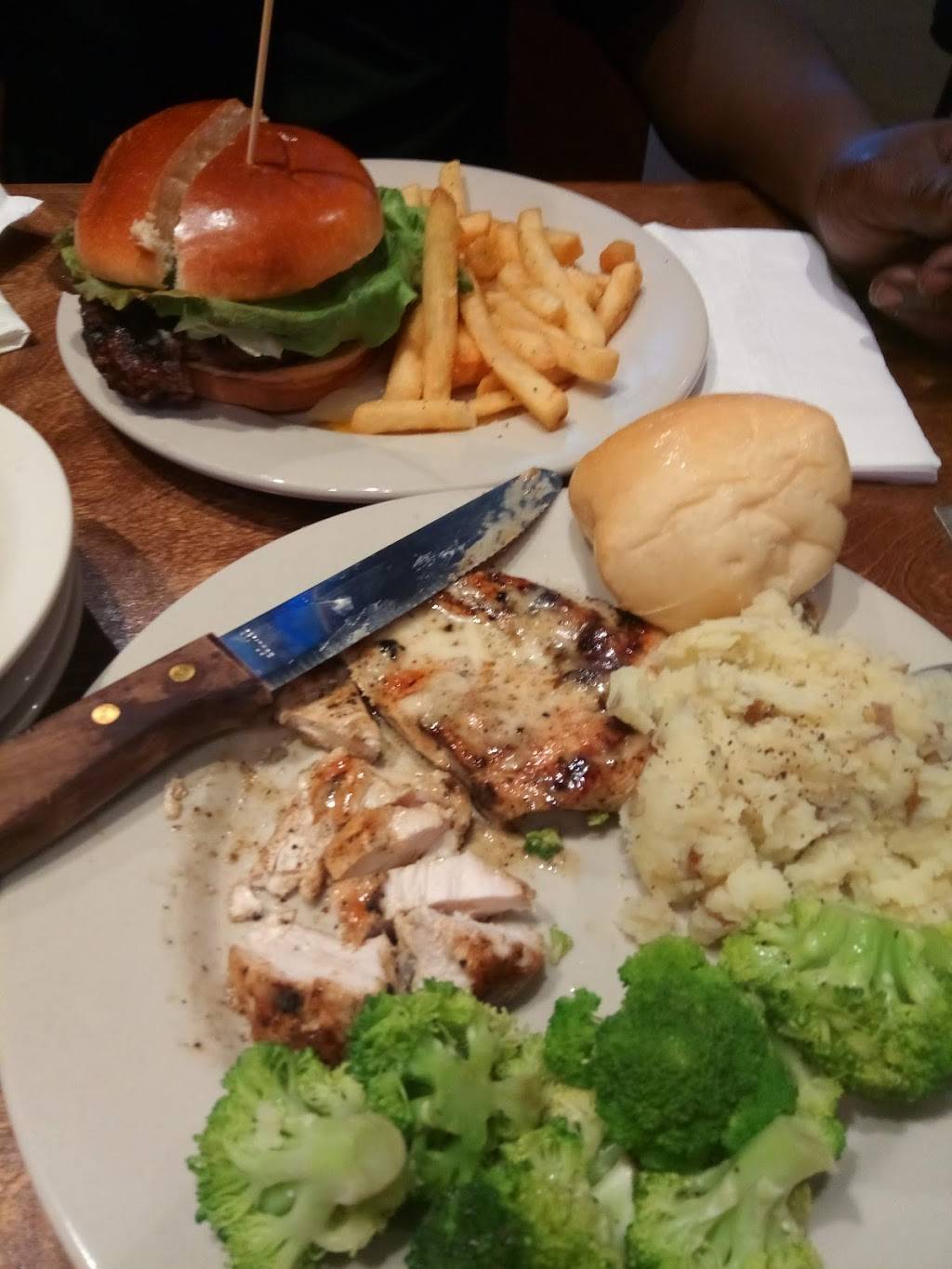 Dixie Queen | restaurant | 5740 Mt Moriah Rd, Memphis, TN 38115, USA | 9016129666 OR +1 901-612-9666