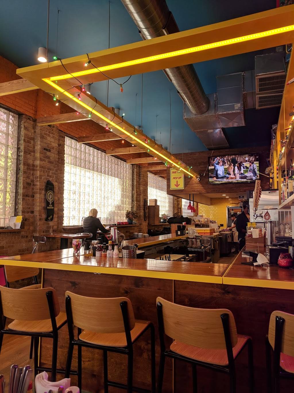 The StopAlong | restaurant | 1812 N Milwaukee Ave, Chicago, IL 60647, USA | 7733944694 OR +1 773-394-4694