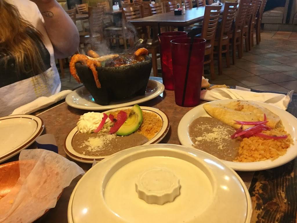 Old Hacienda Restaurant | restaurant | 5303 Olive Dr, Bakersfield, CA 93308, USA | 6613996015 OR +1 661-399-6015