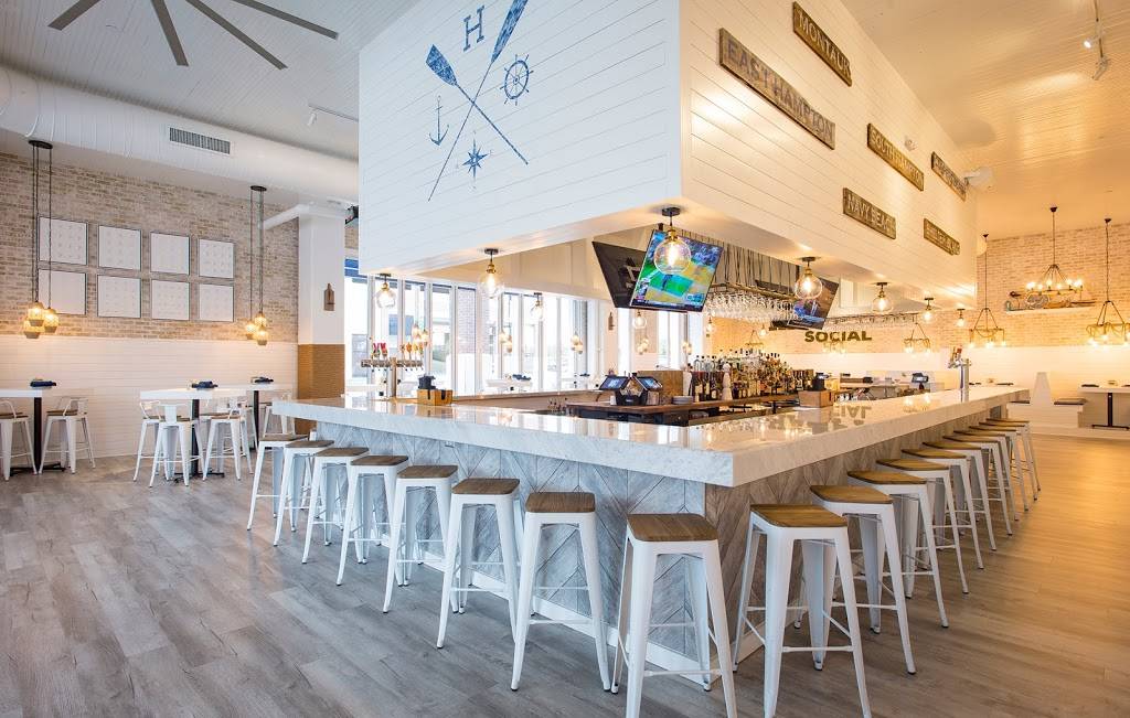 The Hampton Social | restaurant | 705 Village Center Dr, Burr Ridge, IL 60527, USA | 6302190009 OR +1 630-219-0009