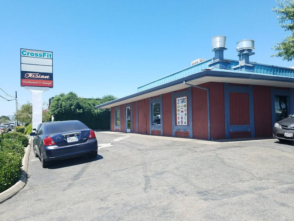 Fusion Lounge | restaurant | 2704 Hartnell Ave, Redding, CA 96002, USA | 5307681360 OR +1 530-768-1360