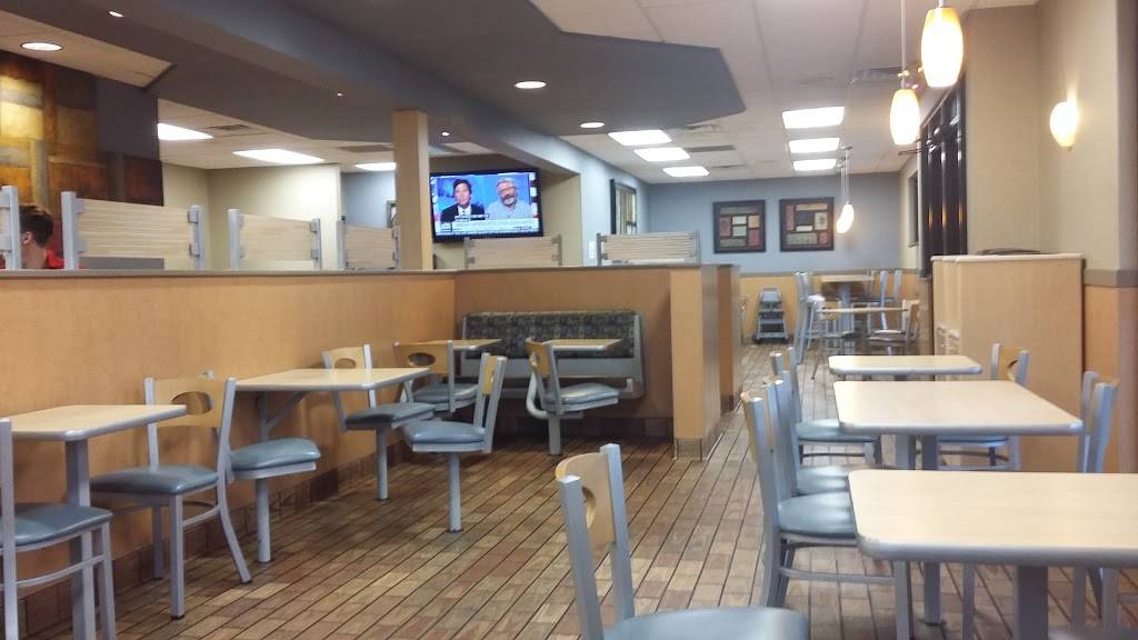 McDonalds | cafe | 111 E 9th St, Mt Carmel, IL 62863, USA | 6182634115 OR +1 618-263-4115