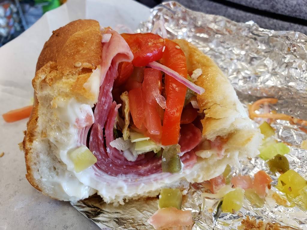 DiCaras Deli | meal takeaway | 1349 Main St, Reading, MA 01867, USA | 7819444400 OR +1 781-944-4400