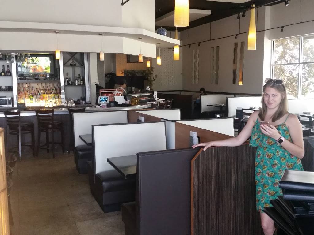 Sake Sushi | restaurant | 2700 Posner Blvd, Davenport, FL 33837, USA | 8634200188 OR +1 863-420-0188