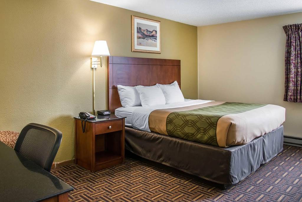 Econo Lodge | restaurant | 1207 St Croix St, River Falls, WI 54022, USA | 7154258388 OR +1 715-425-8388