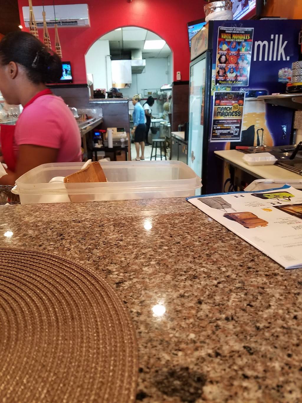 Montego Bay Grille & Cafe | restaurant | 4395 N State Rd 7, Lauderdale Lakes, FL 33319, USA | 9547319224 OR +1 954-731-9224