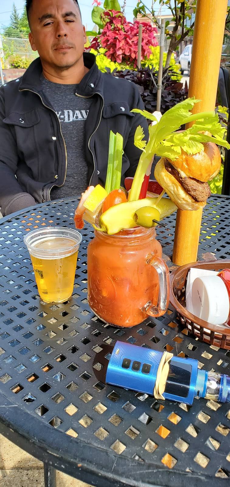 Sobelmans on St. Paul | restaurant | 1900 W St Paul Ave, Milwaukee, WI 53233, USA | 4149311919 OR +1 414-931-1919