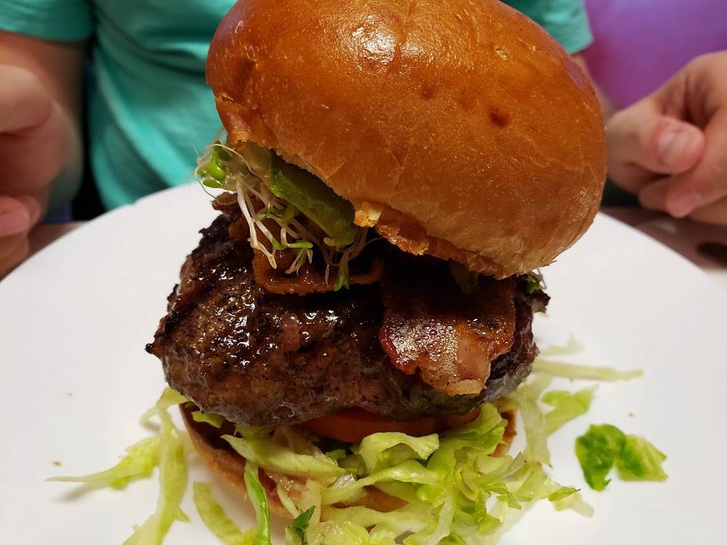 Abby Lane Gourmet Burgers and Other Stuff | restaurant | 16890 15 Mile Rd, Fraser, MI 48026, USA | 5864152229 OR +1 586-415-2229