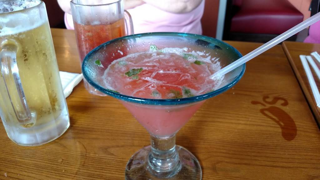 Chilis Grill & Bar | restaurant | 5105 N Belt Hwy, St Joseph, MO 64506, USA | 8162795750 OR +1 816-279-5750