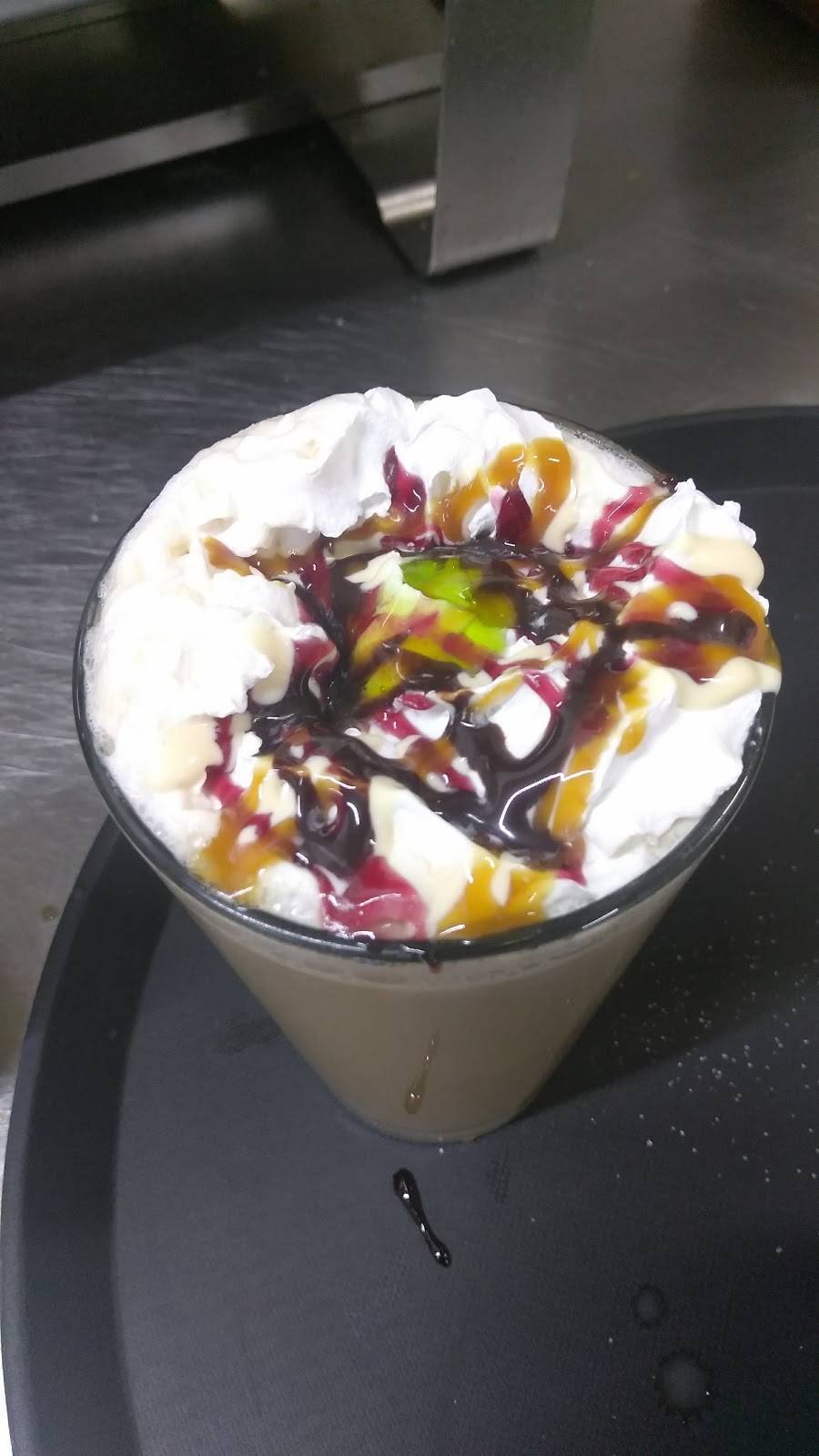 Samanthas of Bandera | restaurant | 702 TX-16, Bandera, TX 78003, USA | 8307155588 OR +1 830-715-5588