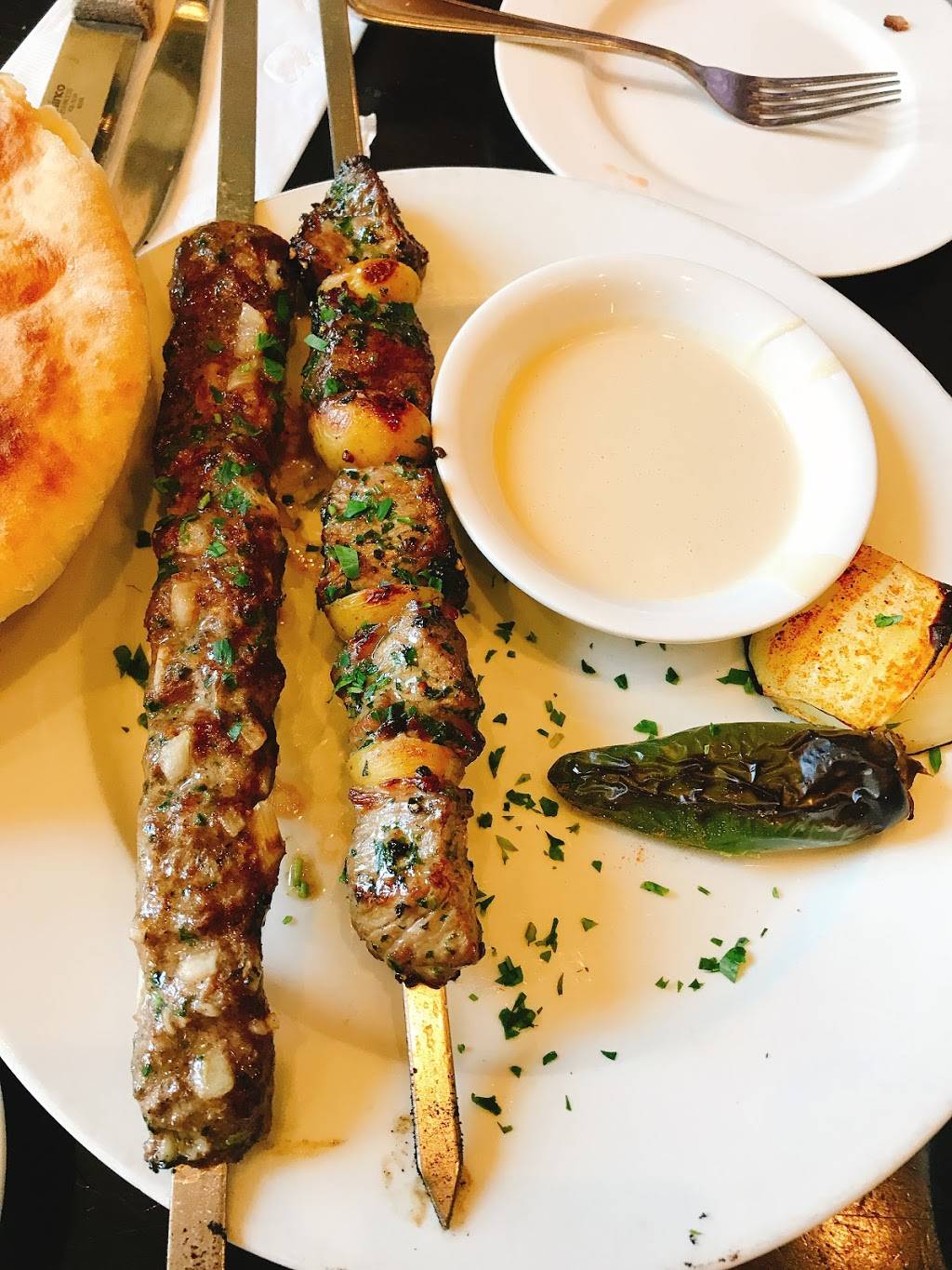 Hummus Bar & Grill | restaurant | 18743 Ventura Blvd, Tarzana, CA 91356, USA | 8183446606 OR +1 818-344-6606