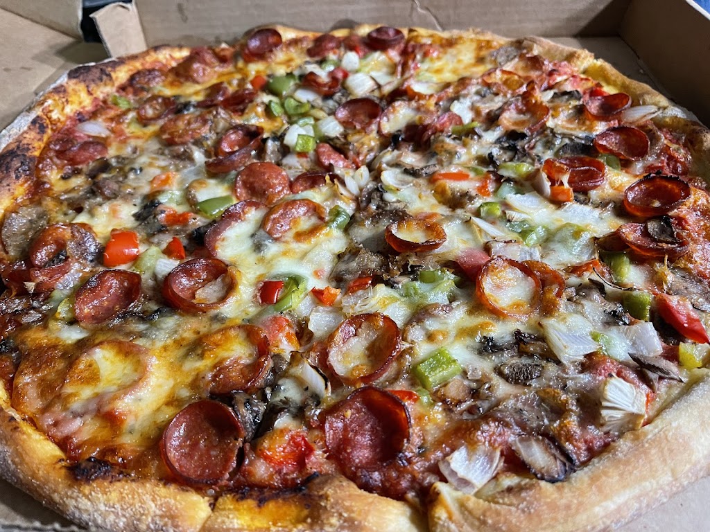 Lil Vinnys Pizza and Pasta | restaurant | 2200 Winter Springs Blvd, Oviedo, FL 32765, USA | 4075427114 OR +1 407-542-7114