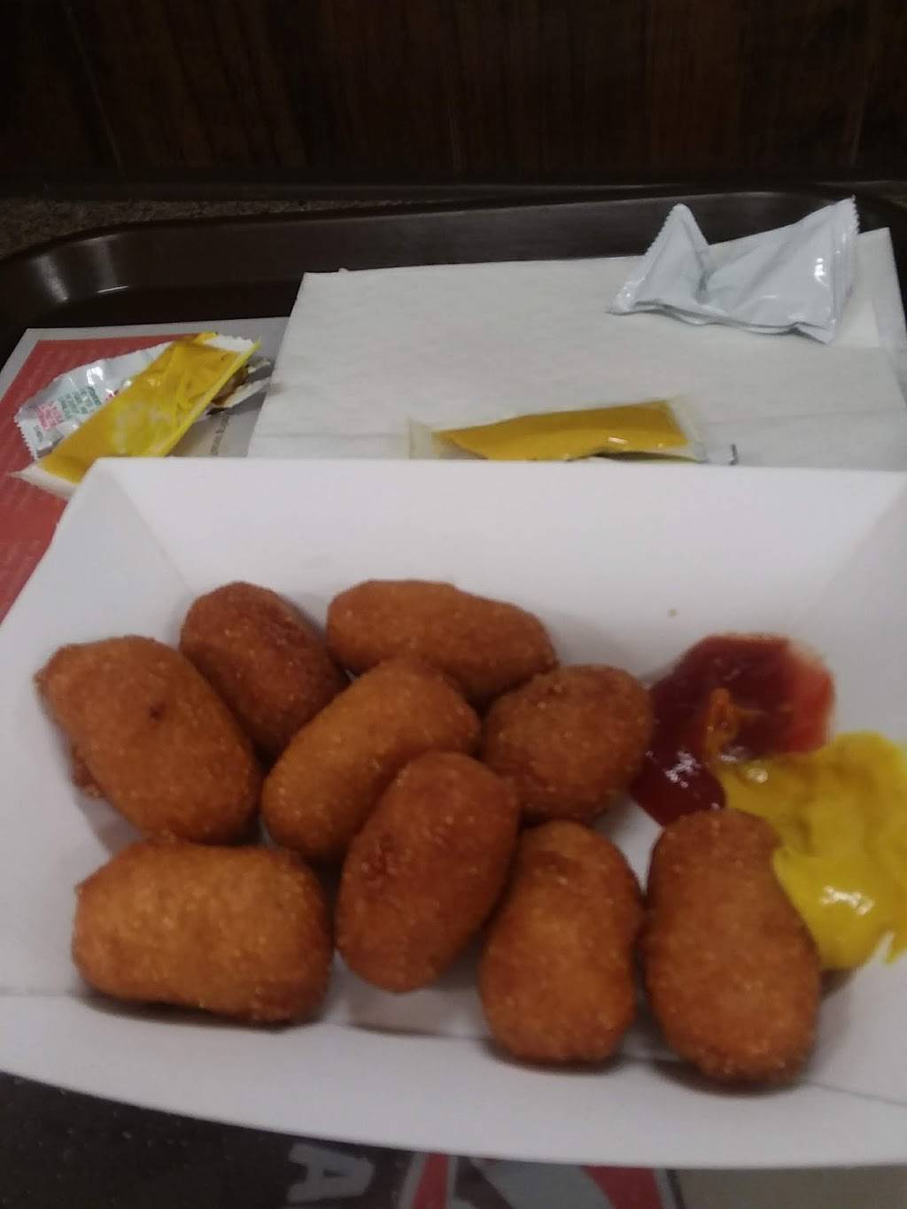 A&W Restaurant | restaurant | 1405 W El Monte Way, Dinuba, CA 93618, USA | 5593155191 OR +1 559-315-5191