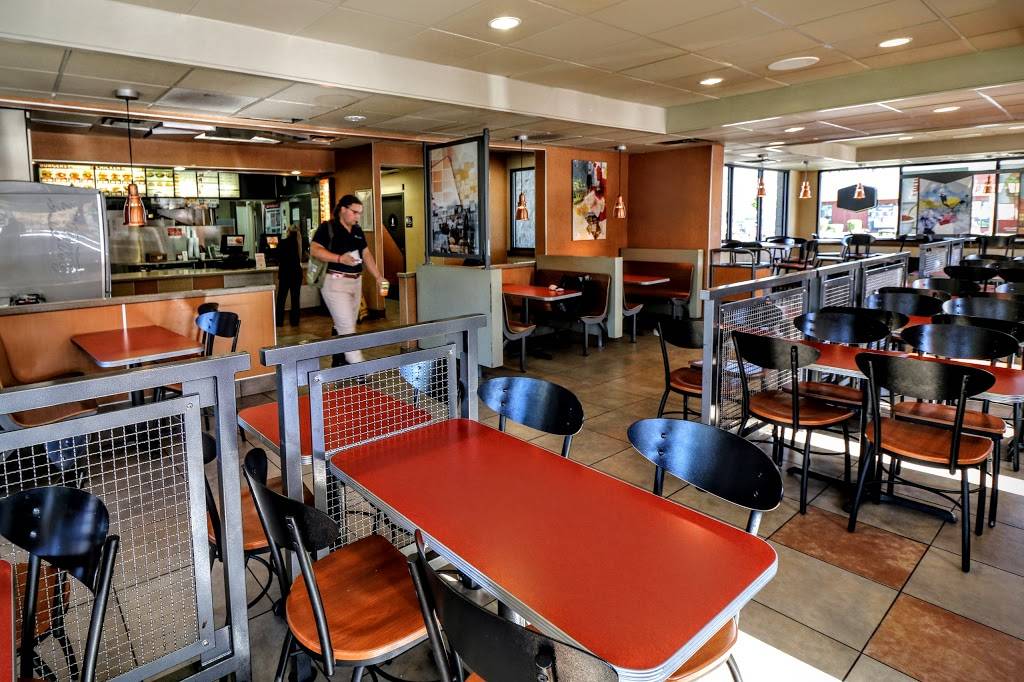 Jack in the Box | restaurant | 699 Lewelling Blvd Ste 120, San Leandro, CA 94579, USA | 5103524849 OR +1 510-352-4849