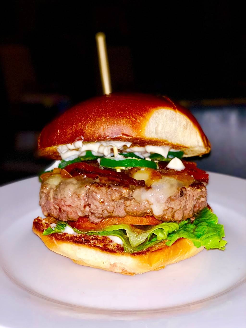 The Burger Palace | restaurant | 2800 Sage Rd #1100, Houston, TX 77056, USA | 7138779700 OR +1 713-877-9700