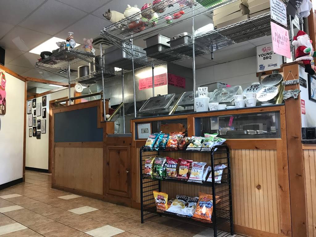 Youngs Barbecue | restaurant | 401 E Main St, Middletown, DE 19709, USA | 3023761777 OR +1 302-376-1777