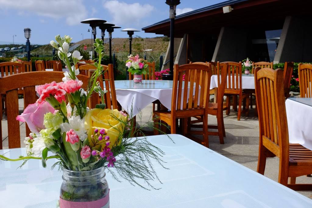 Chart House | restaurant | 34442 Street of the Green Lantern, Dana Point, CA 92629, USA | 9494931183 OR +1 949-493-1183