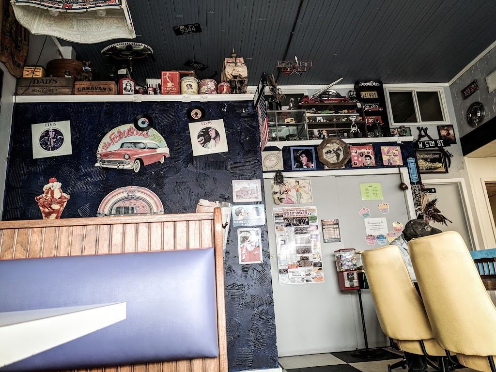 Cathy Cakes Main Street Station | restaurant | 465 Main St, Wild Rose, WI 54984, USA | 9206223999 OR +1 920-622-3999