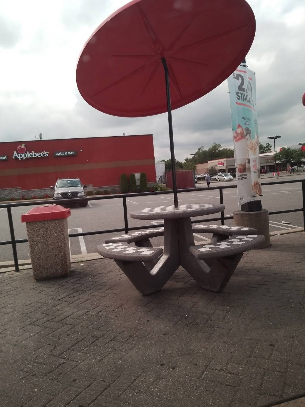 Checkers | restaurant | 600 Hempstead Turnpike, Elmont, NY 11003, USA | 5163266859 OR +1 516-326-6859