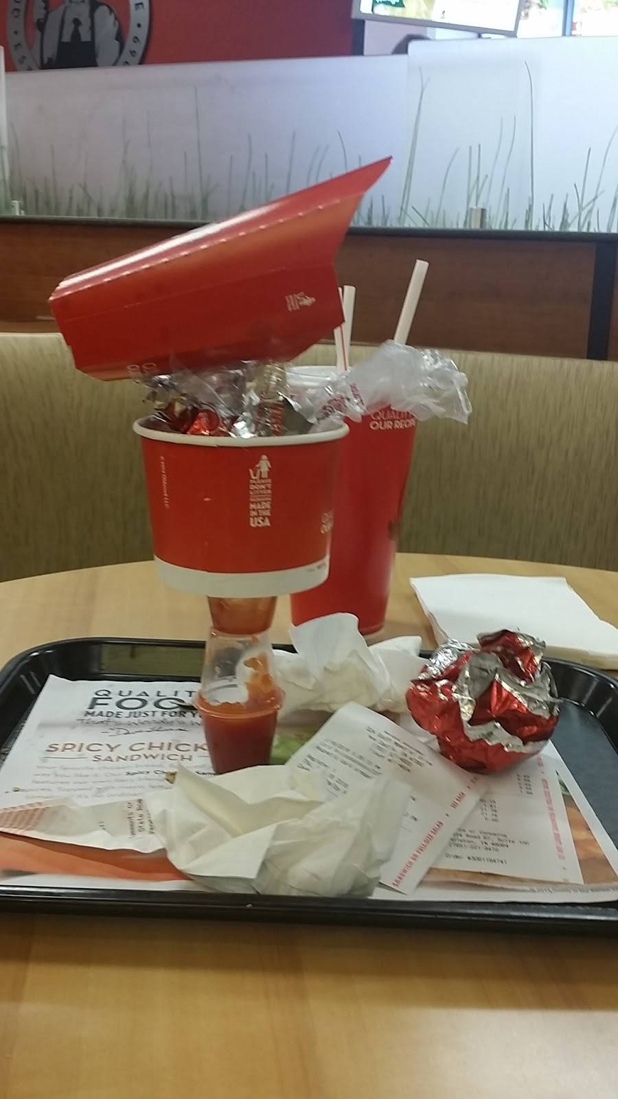 Wendys | restaurant | 524 S Memorial Dr, New Castle, IN 47362, USA | 7655214933 OR +1 765-521-4933