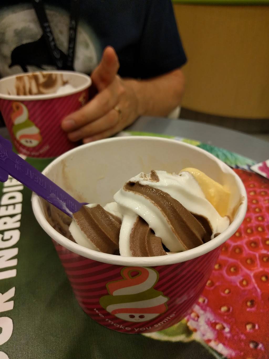 Menchies Frozen Yogurt | bakery | 3757 S Gilbert Rd, Gilbert, AZ 85297, USA | 4807869180 OR +1 480-786-9180