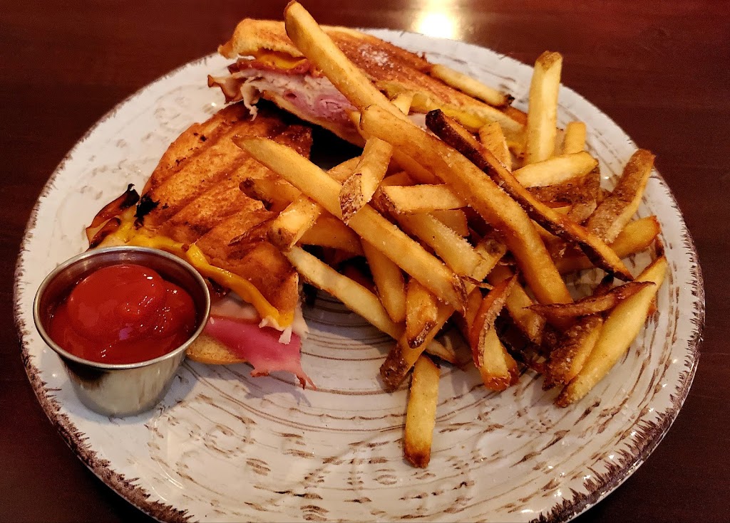 The Fat Pelican | restaurant | 1810 Tower Dr, Monroe, LA 71201, USA | 3185379030 OR +1 318-537-9030