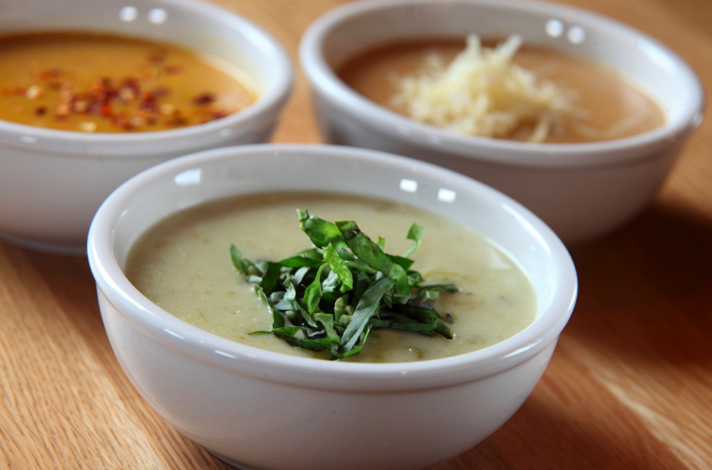 Crushed Red- Edwardsville | meal delivery | 222 E Park St, Edwardsville, IL 62025, USA | 6183079861 OR +1 618-307-9861