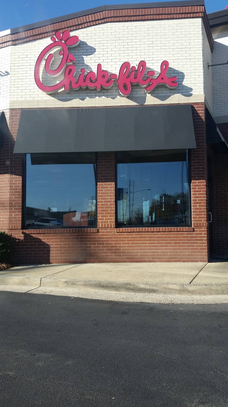 Chick-fil-A | restaurant | 385 Fieldstown Rd, Gardendale, AL 35071, USA | 2056083488 OR +1 205-608-3488