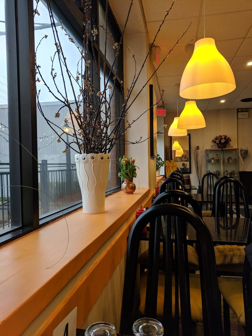 TJ Grill | restaurant | 845 Lakeshore Rd E, Mississauga, ON L5E 1C9, Canada | 9058919997 OR +1 905-891-9997