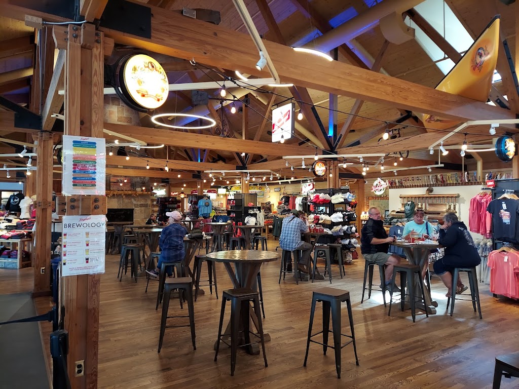 Leinie Lodge | restaurant | 124 E Elm St, Chippewa Falls, WI 54729, USA | 8885346437 OR +1 888-534-6437