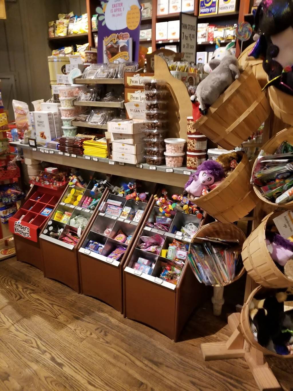 Cracker Barrel Old Country Store | restaurant | 40 Cassady Ave, Danville, KY 40422, USA | 8599367792 OR +1 859-936-7792