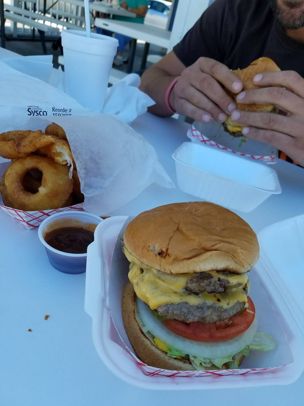 Shake Pit | restaurant | 3801 Manatee Ave W, Bradenton, FL 34205, USA | 9417484016 OR +1 941-748-4016