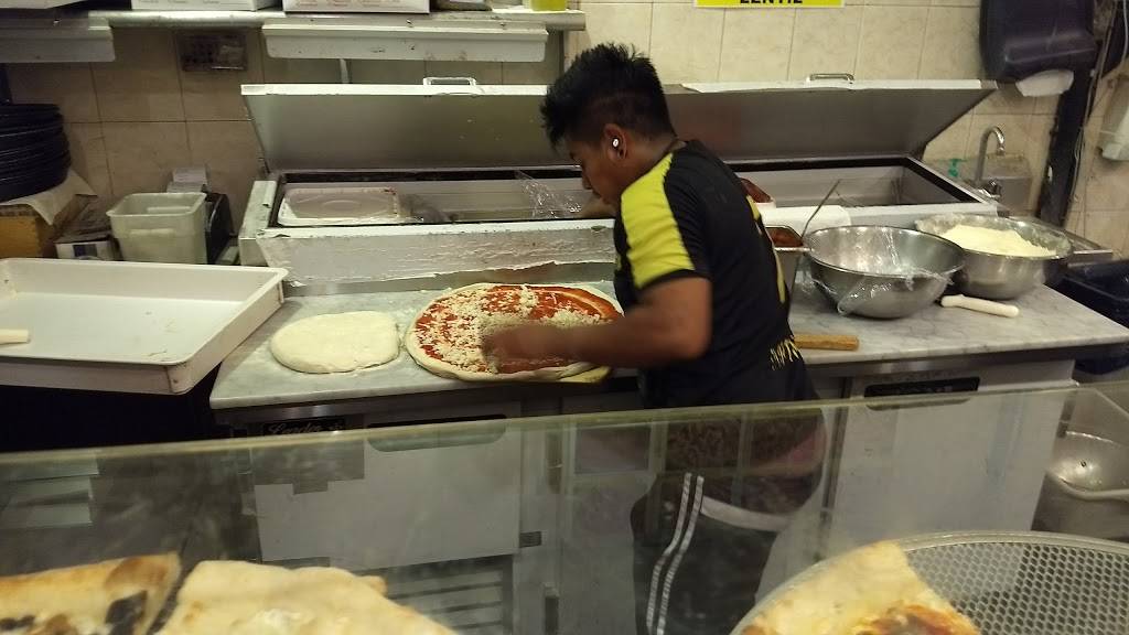 Bennys Brick Oven Pizza | restaurant | 1418 Avenue J, Brooklyn, NY 11230, USA | 7182531894 OR +1 718-253-1894