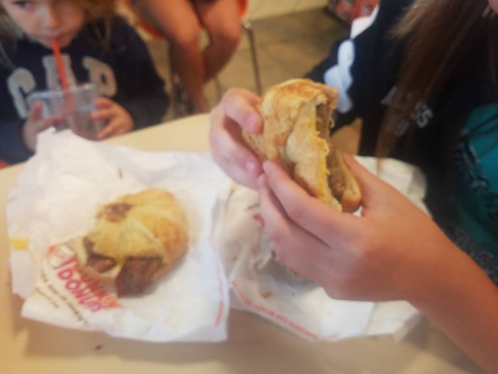 Dunkin | bakery | 611 E Main St, Middleburg, PA 17842, USA | 5708372500 OR +1 570-837-2500