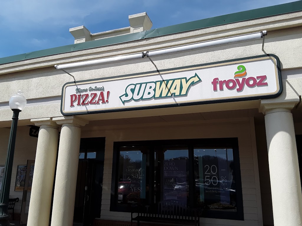 Mama DeLucas Pizza | restaurant | 1645 Parkway, Sevierville, TN 37862, USA | 8652805010 OR +1 865-280-5010