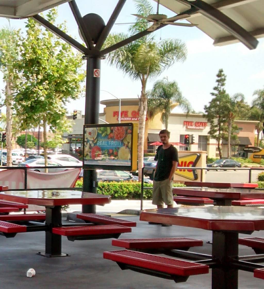 Sonic Drive-In | restaurant | 3095 Harbor Blvd, Costa Mesa, CA 92626, USA | 7144450144 OR +1 714-445-0144