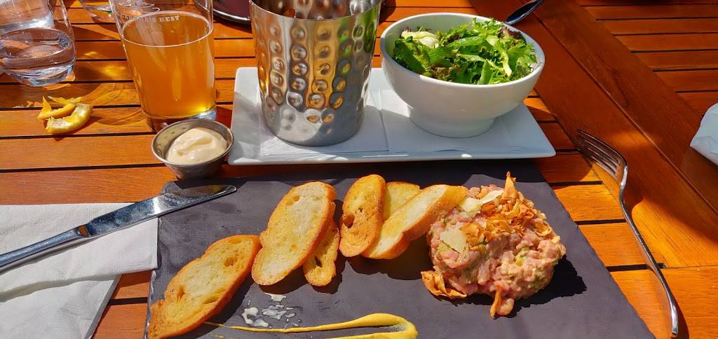 Chez Lionel | restaurant | 1052 Rue Lionel-Daunais, Boucherville, QC J4B 0B2, Canada | 4509063886 OR +1 450-906-3886