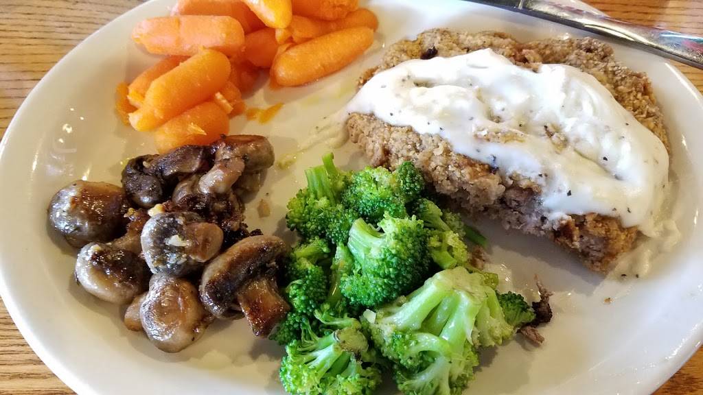 Cracker Barrel Old Country Store | restaurant | 429 E Margaret Dr, Terre Haute, IN 47802, USA | 8122356593 OR +1 812-235-6593