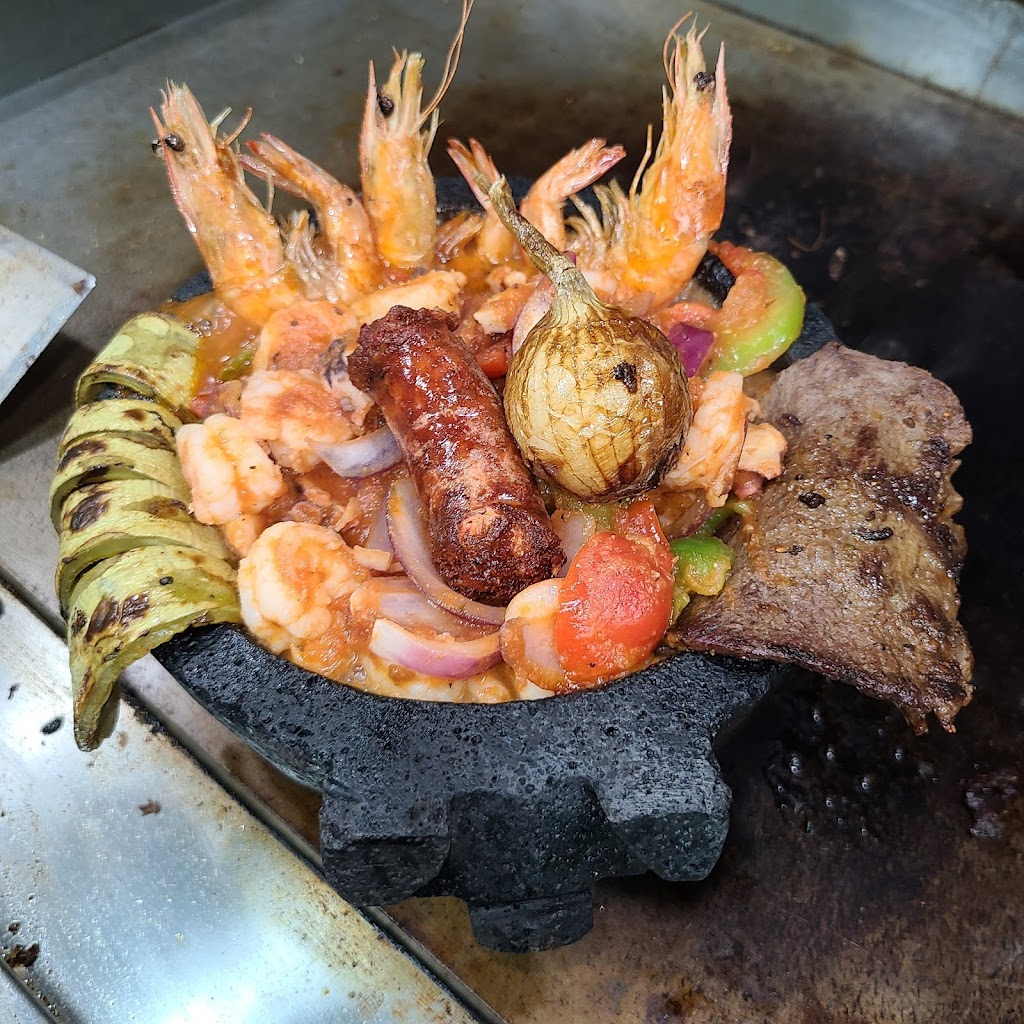 Acapulco seafood house | restaurant | 2401 White Ln H, Bakersfield, CA 93304, USA | 6618343606 OR +1 661-834-3606