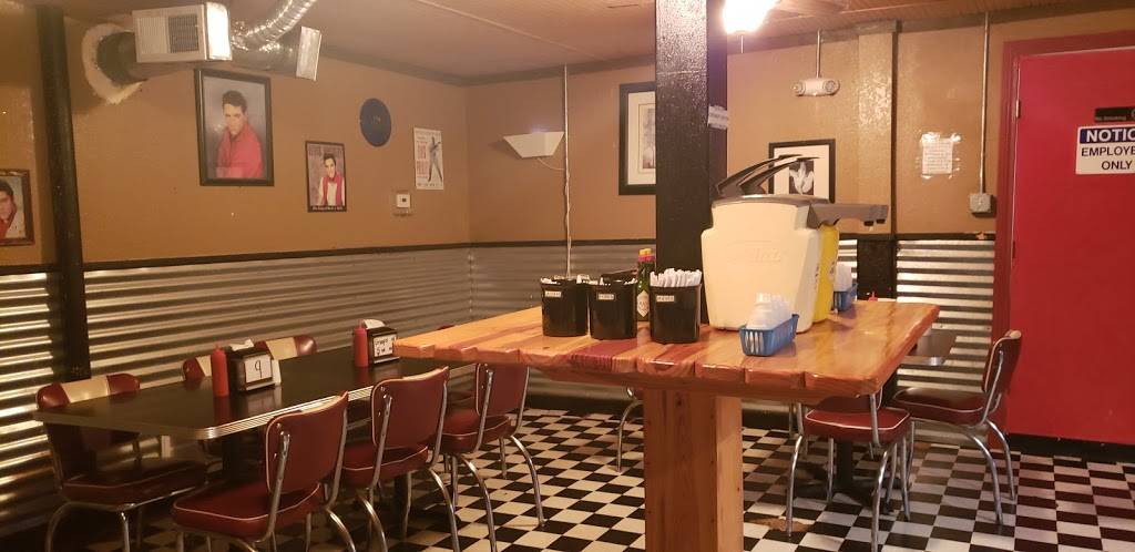 Mad Macks Burger | restaurant | 2933 Roosevelt Ave, San Antonio, TX 78214, USA | 2109221500 OR +1 210-922-1500