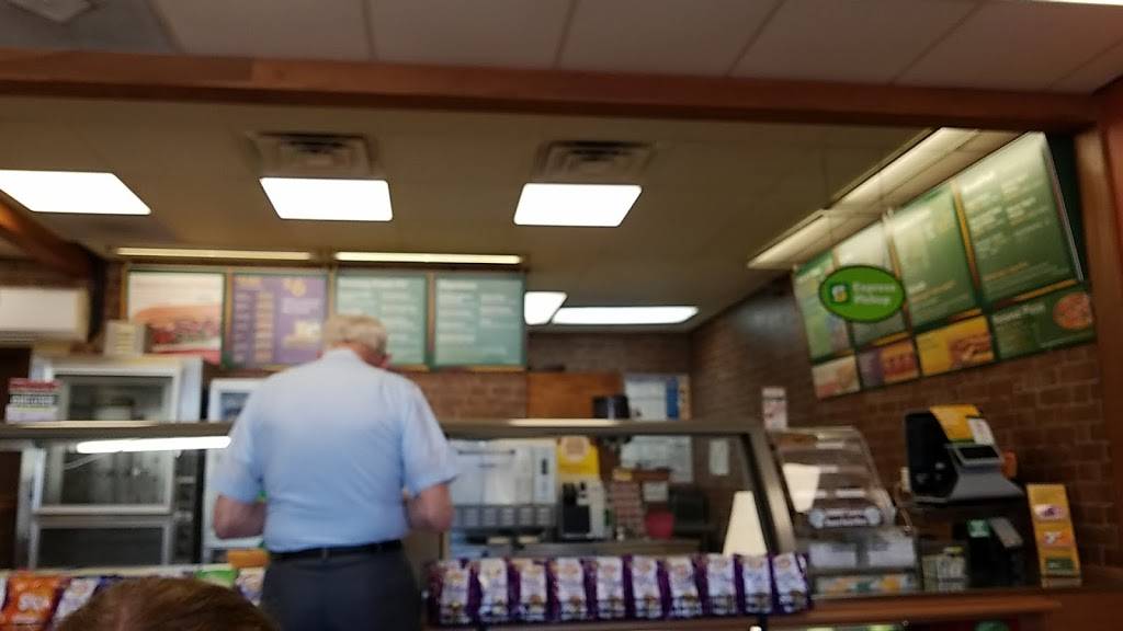 Subway Restaurants | restaurant | 2292 Mayport Rd Unit #5 Pan Am Plaza Shopping Center, Jacksonville, FL 32233, USA | 9042490861 OR +1 904-249-0861