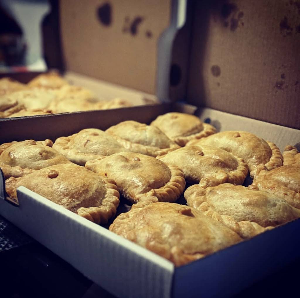 Puff Pastes | restaurant | 1672 St Clair Ave W, Toronto, ON M6N 1H8, Canada | 4379252212 OR +1 437-925-2212