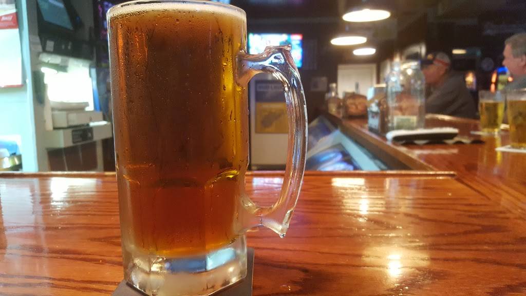 Town Hill Tavern | restaurant | 998 Willey St, Morgantown, WV 26505, USA | 3042848104 OR +1 304-284-8104