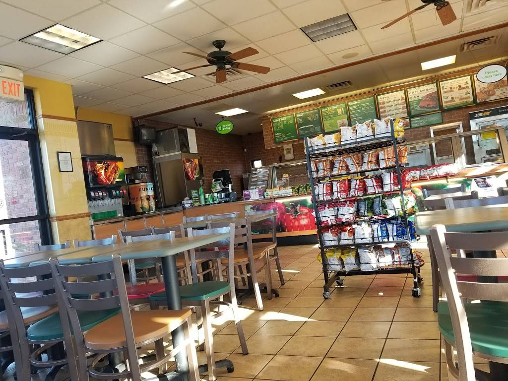 Subway | meal takeaway | 2910 SW, MO-7, Blue Springs, MO 64014, USA | 8162208885 OR +1 816-220-8885