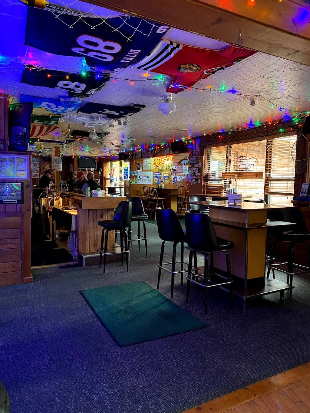 Johnny Gs Fishing Hole | restaurant | 6962 Co Rd M, Sturgeon Bay, WI 54235, USA | 9207439814 OR +1 920-743-9814